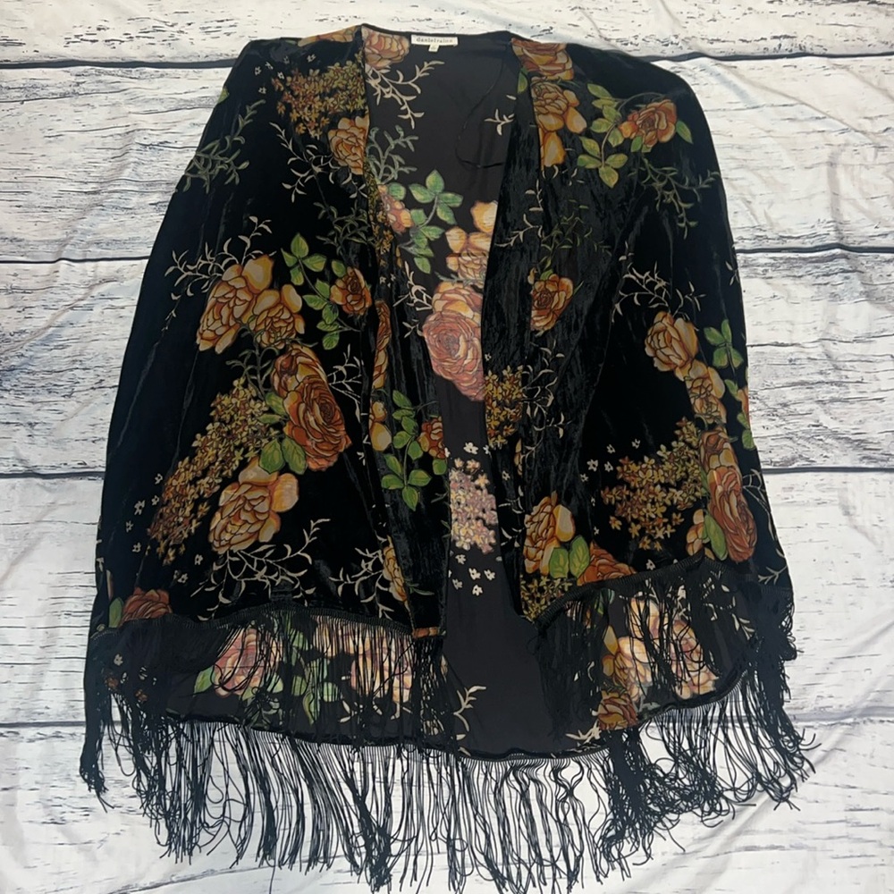 Daniel Rainn Vintage Kimono Wrap Black Floral